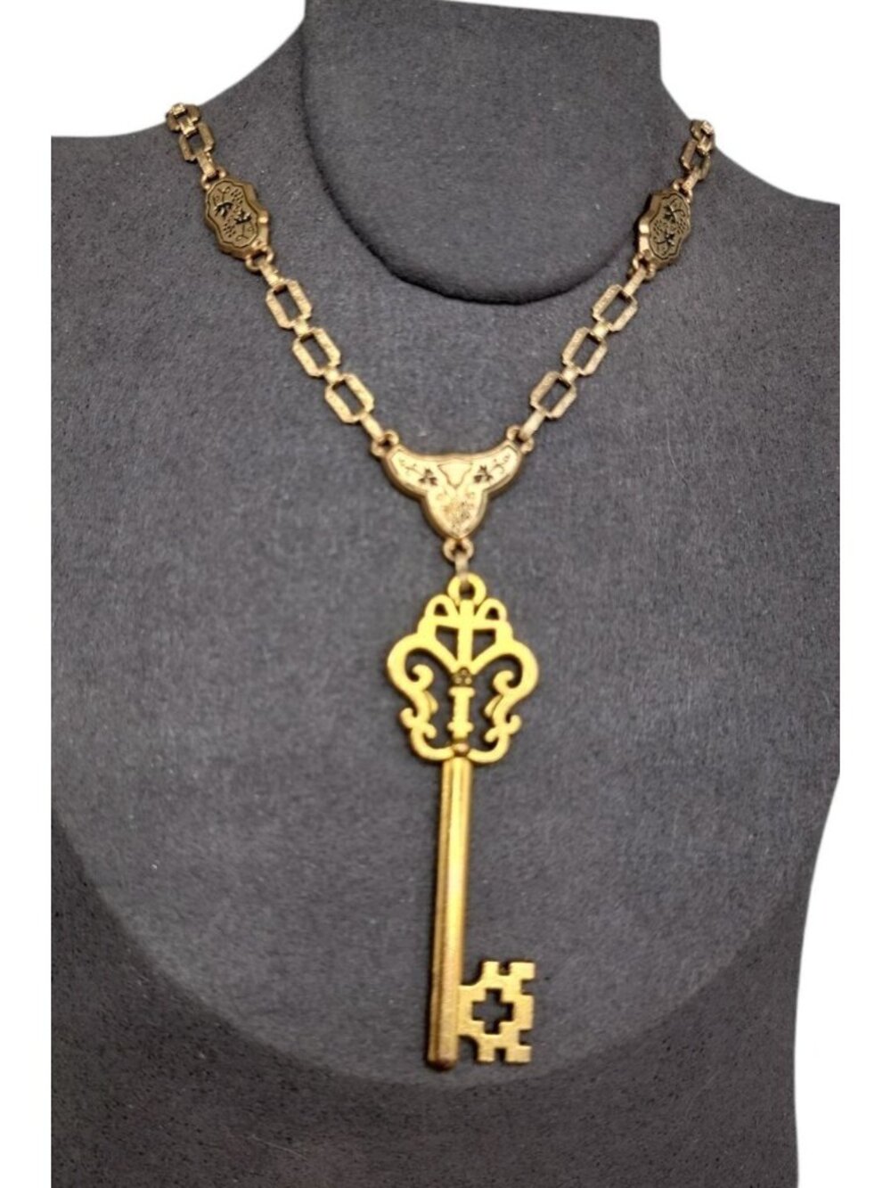 Antique Y Drop Skeleton Key Pendant Necklace 15" Etched Book Chain Gold Tone